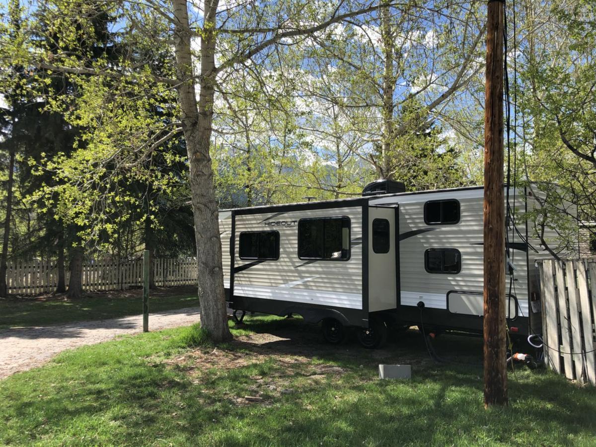 Rundle Mountain Rv Park Hotel Canmore Buitenkant foto