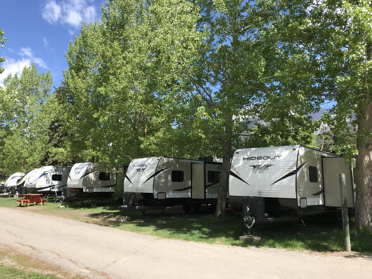 Rundle Mountain Rv Park Hotel Canmore Buitenkant foto