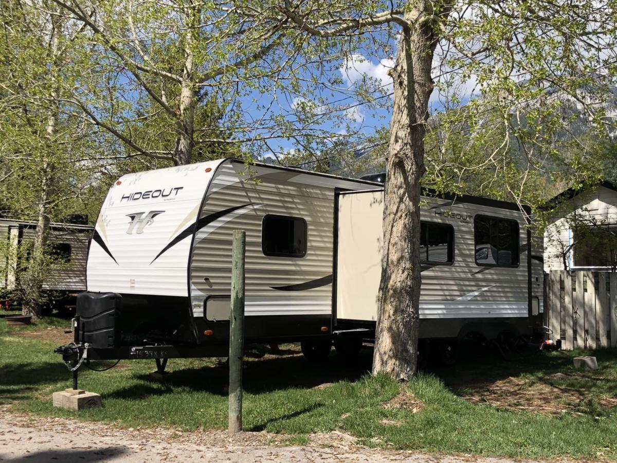 Rundle Mountain Rv Park Hotel Canmore Buitenkant foto