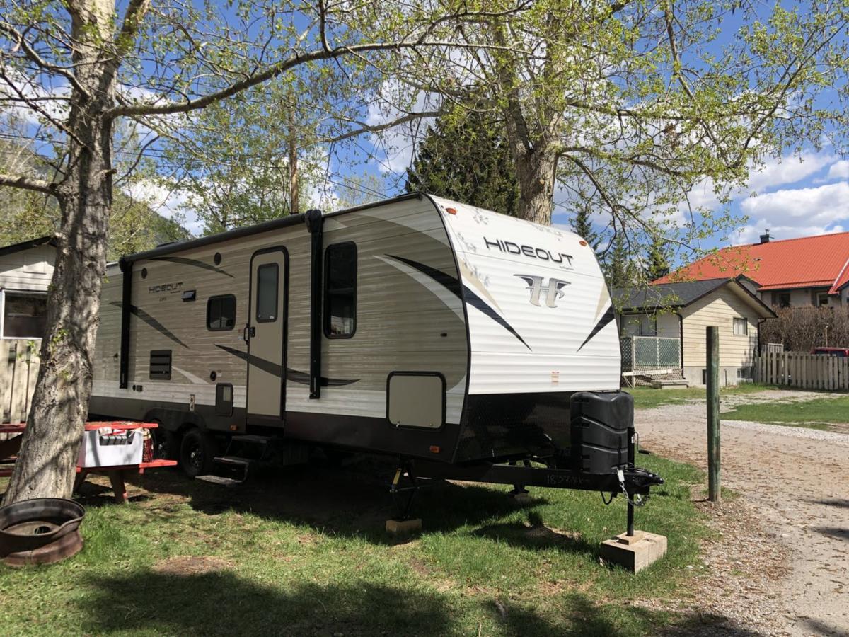 Rundle Mountain Rv Park Hotel Canmore Buitenkant foto