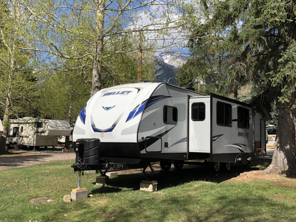 Rundle Mountain Rv Park Hotel Canmore Buitenkant foto