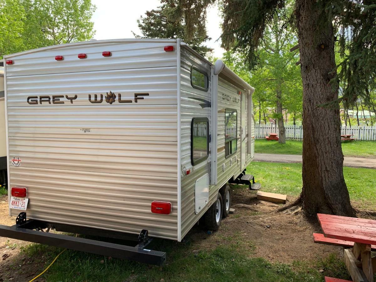 Rundle Mountain Rv Park Hotel Canmore Buitenkant foto